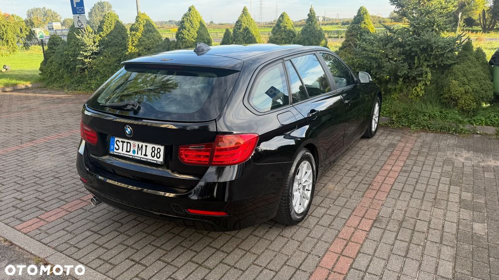 BMW Seria 3 320d - 29