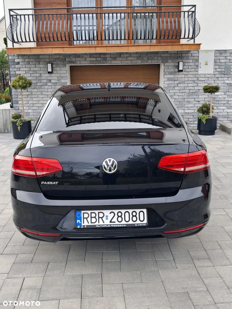 Volkswagen Passat - 2