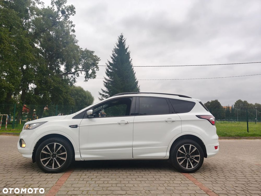 Ford Kuga 1.5 EcoBoost 2x4 ST-Line - 2