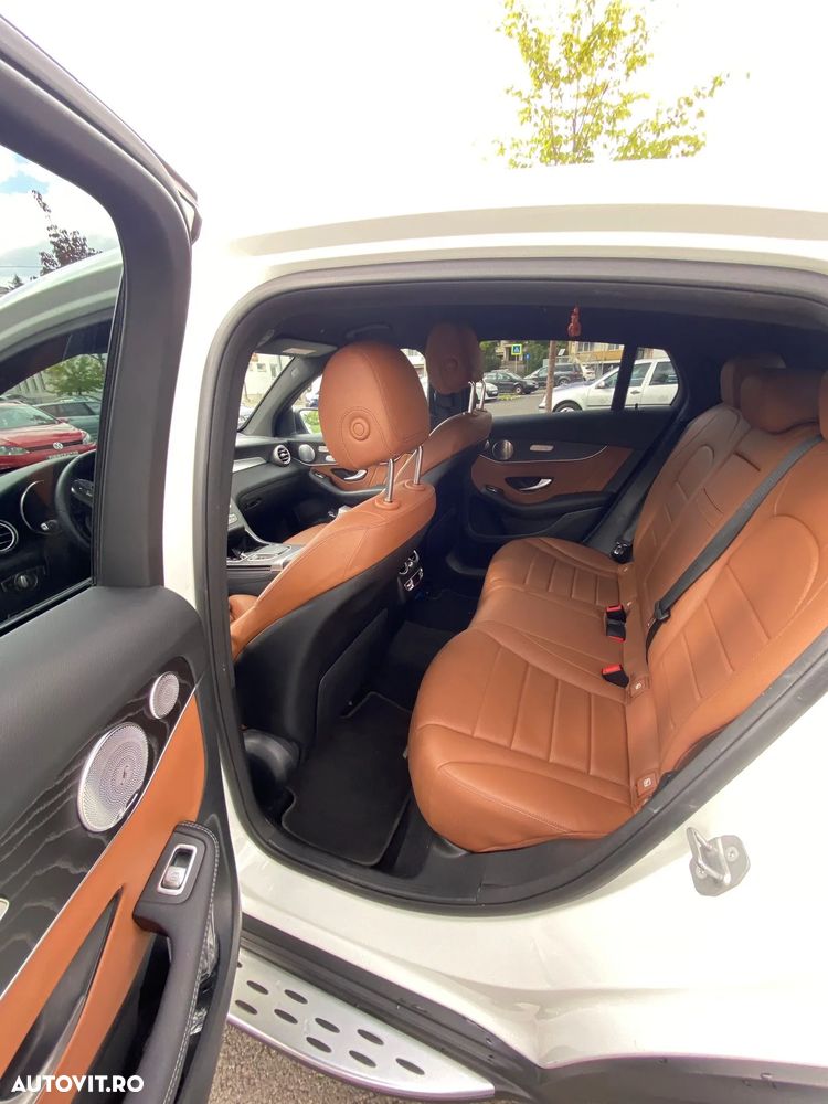 Mercedes-Benz GLC 300 e 4Matic 9G-TRONIC AMG Line - 3
