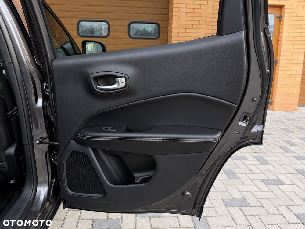 Jeep Compass - 25