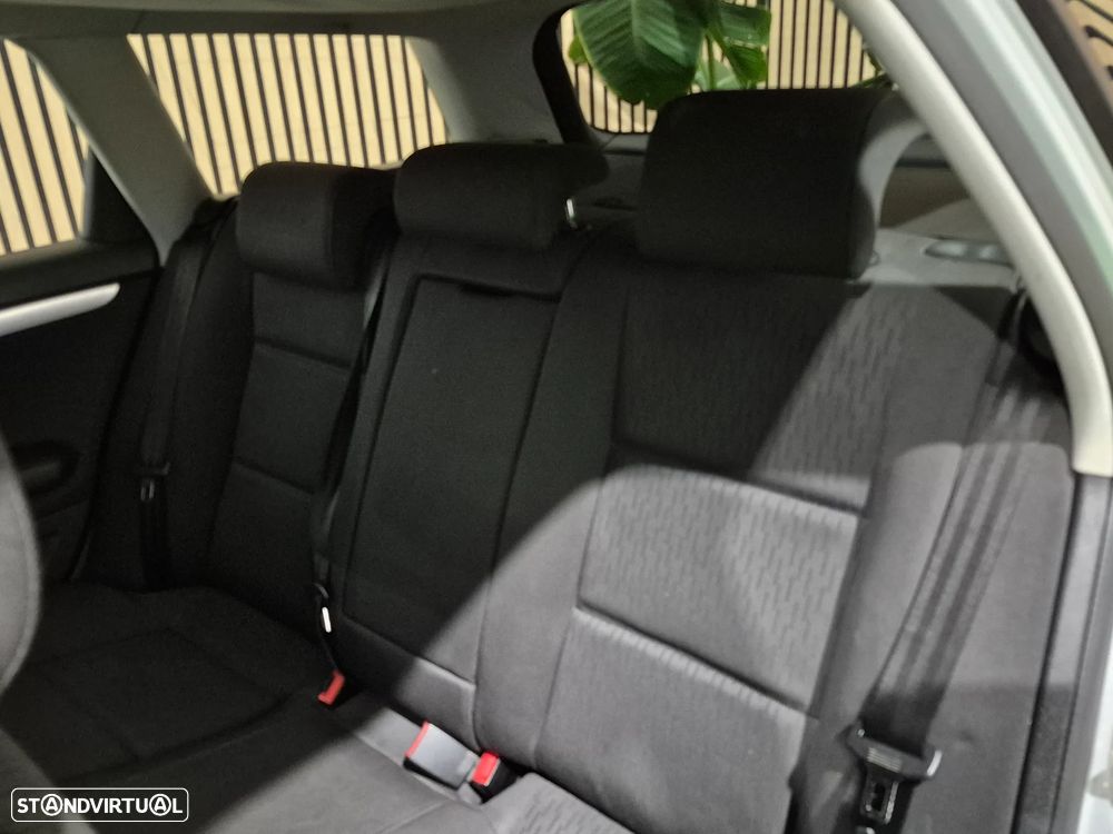Audi A4 Avant 1.6 Exclusive - 21