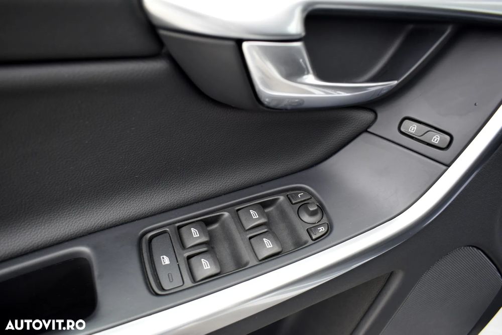 Volvo XC 60 D4 Kinetic - 25