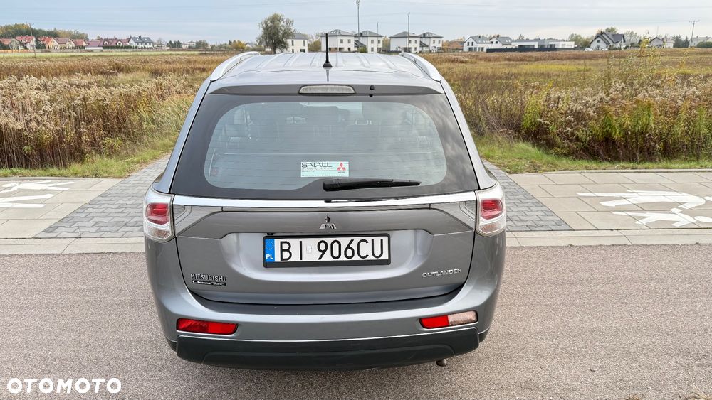 Mitsubishi Outlander 2.0 Intense 2WD - 28