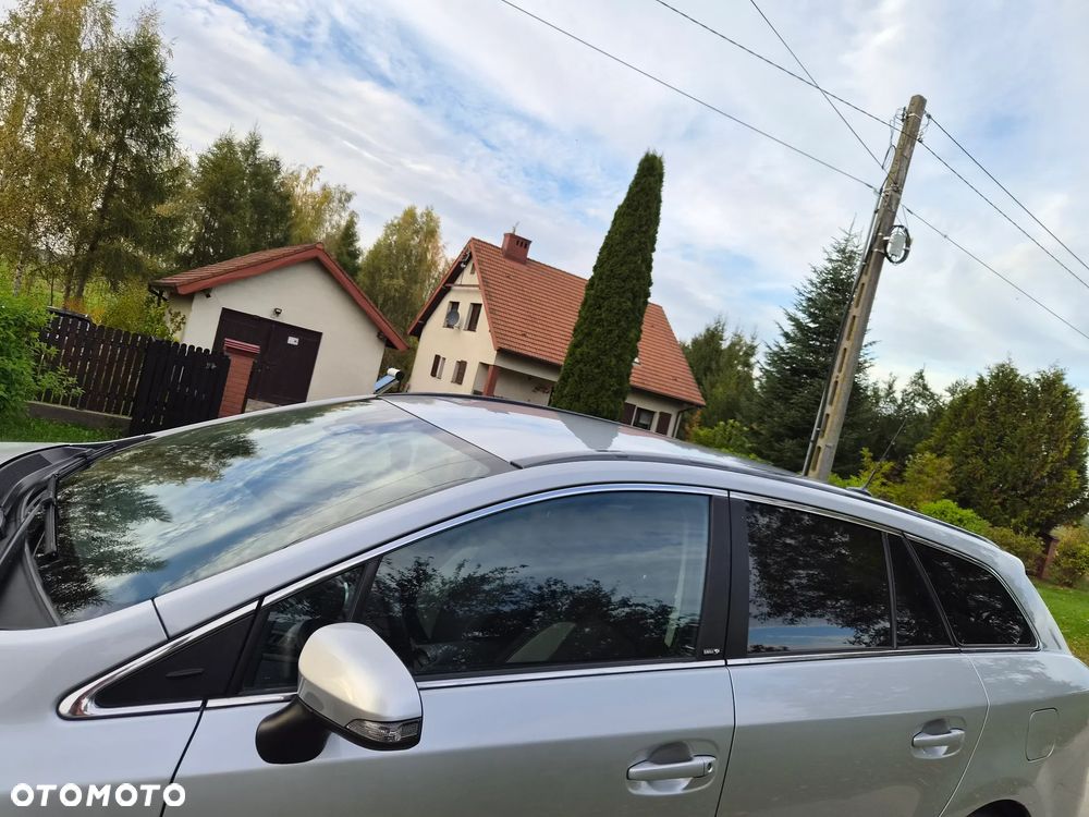 Toyota Avensis 1.8 Sol plus NAVI - 10