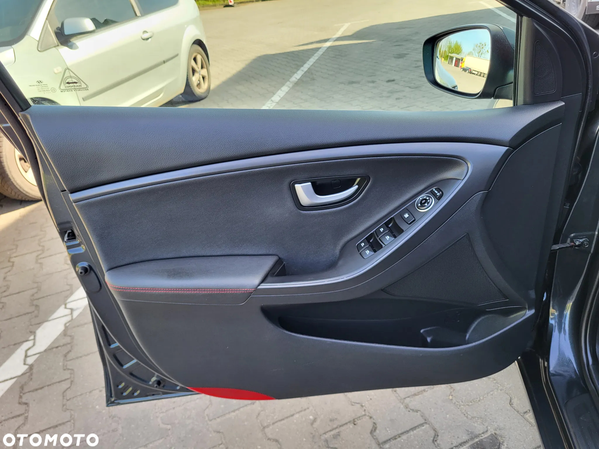 Hyundai i30 1.6 GDI Turbo Luxury - 19