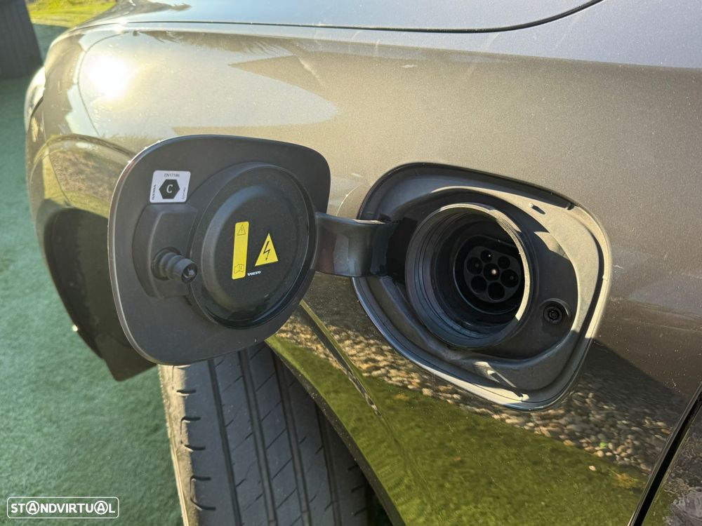 Volvo XC 60 2.0 T6 PHEV Plus Dark AWD - 5
