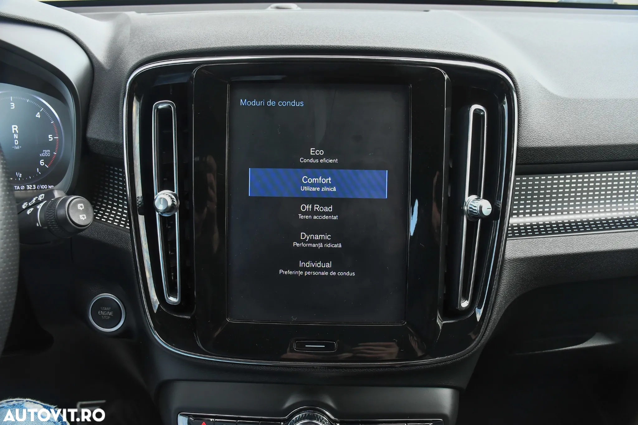 Volvo XC 40 D4 AWD Geartronic R-Design - 12