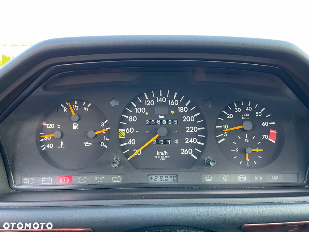 Mercedes-Benz W124 (1984-1993) - 16