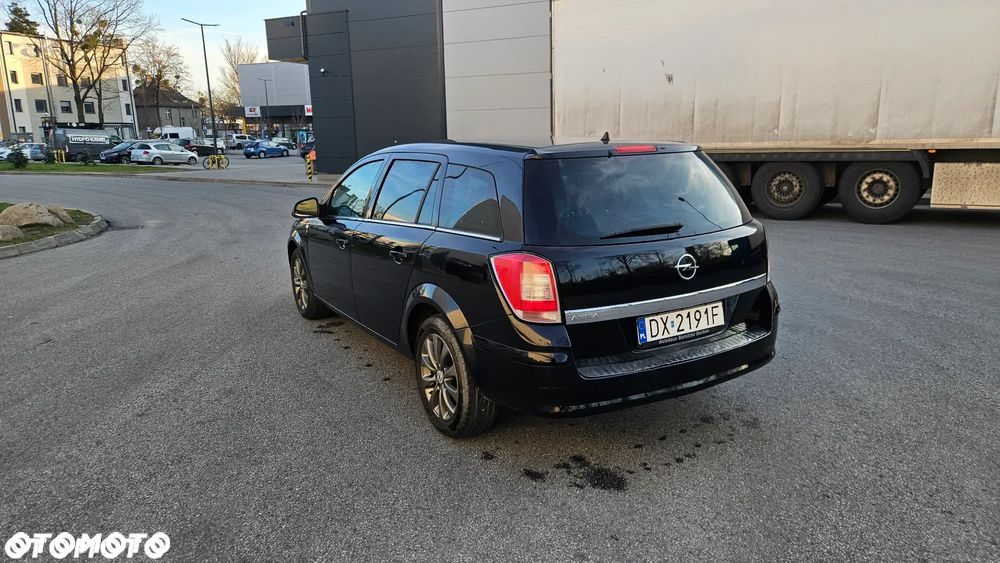 Opel Astra 1.6 150 Jahre - 7