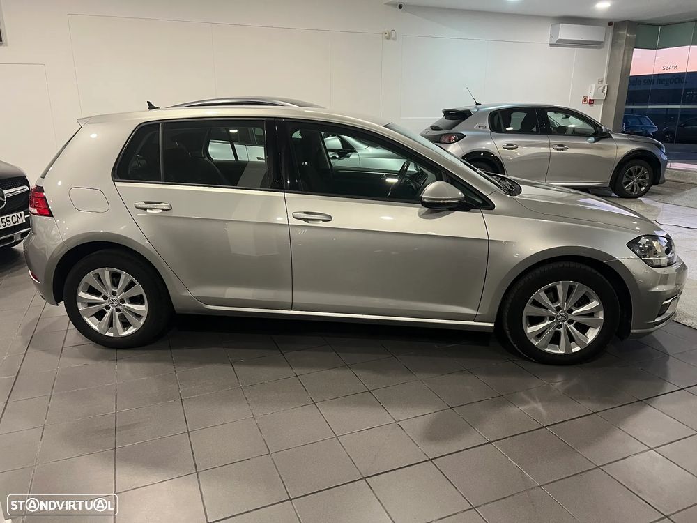 VW Golf 1.6 TDI Confortline DSG - 4