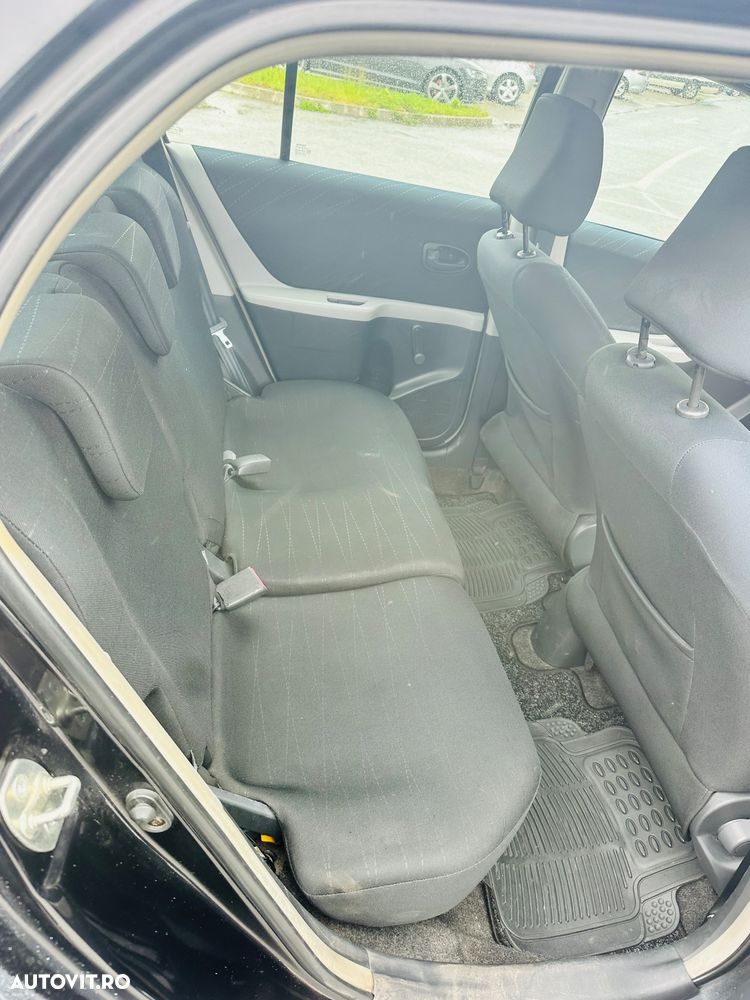 Toyota Yaris 1.4 D-4D Base AC - 9