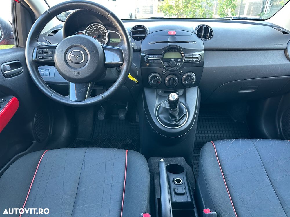 Mazda 2 - 5