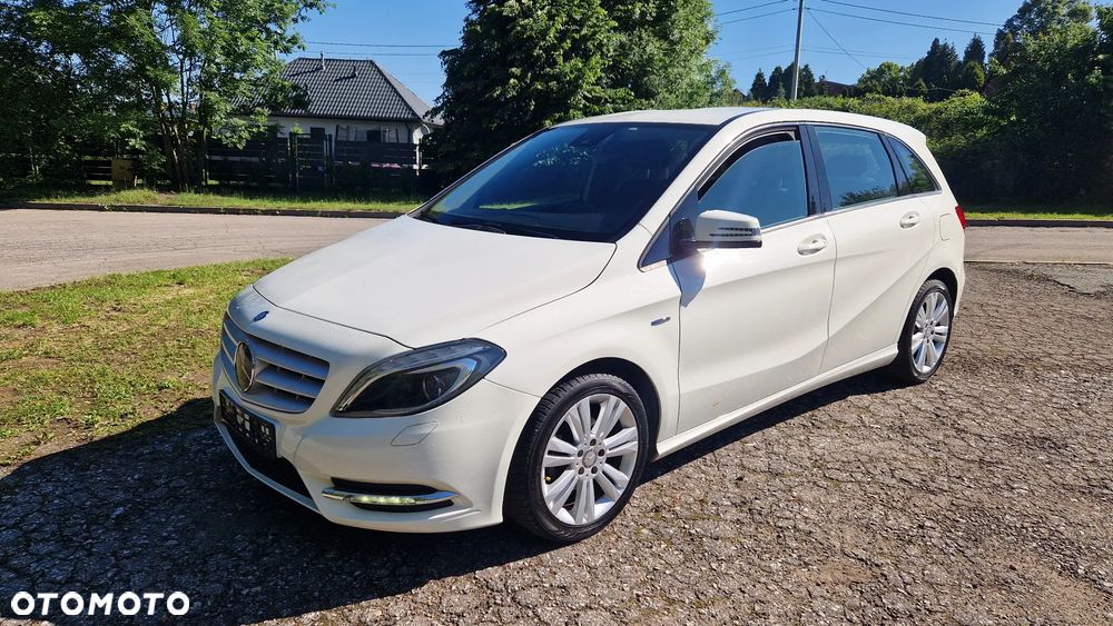 Mercedes-Benz Klasa B 180 (BlueEFFICIENCY) - 1