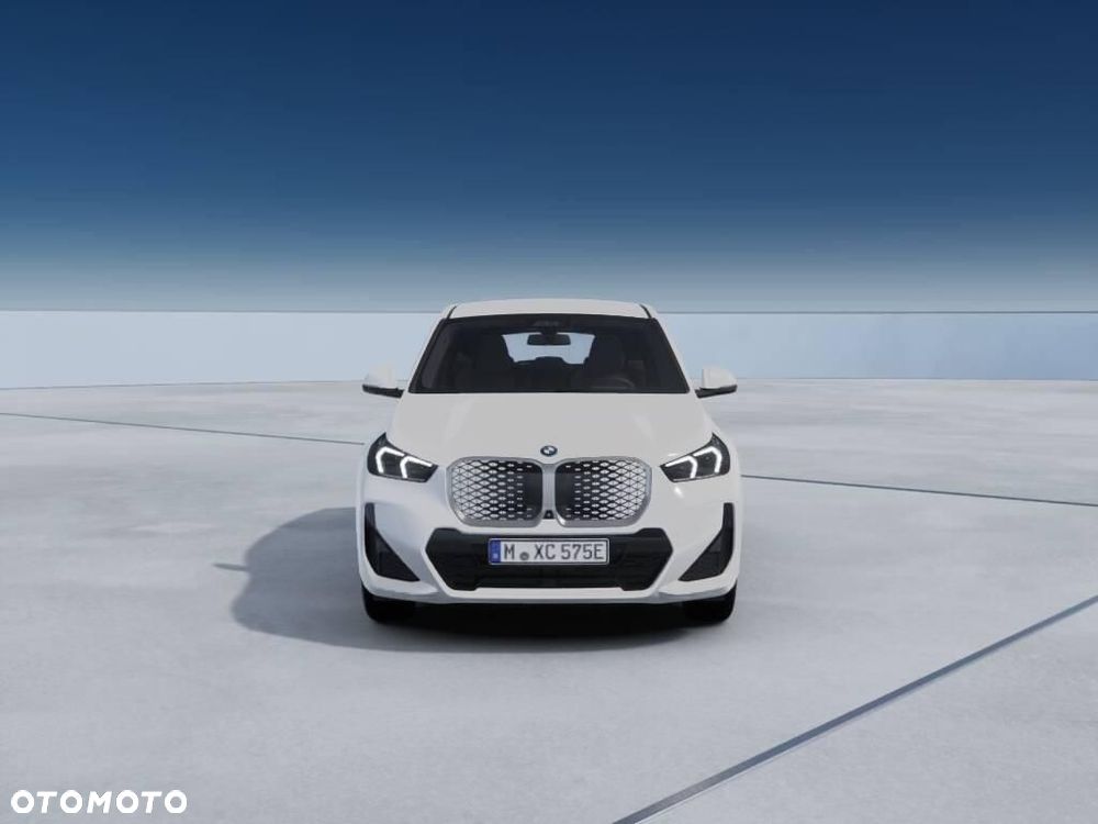 BMW iX1 eDrive20 66.5kWh M Sport Edition - 11