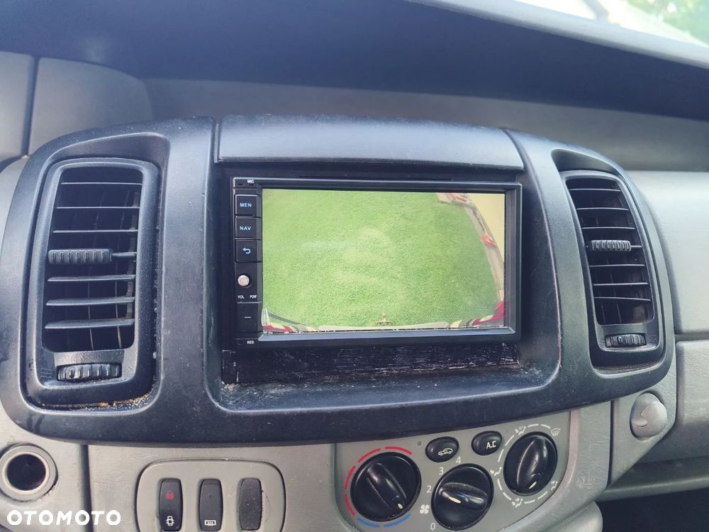 Renault Trafic - 14