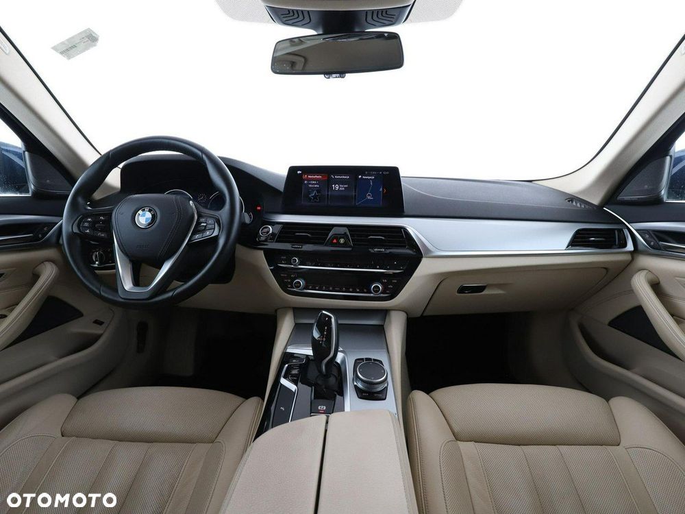 BMW Seria 5 520d xDrive - 16
