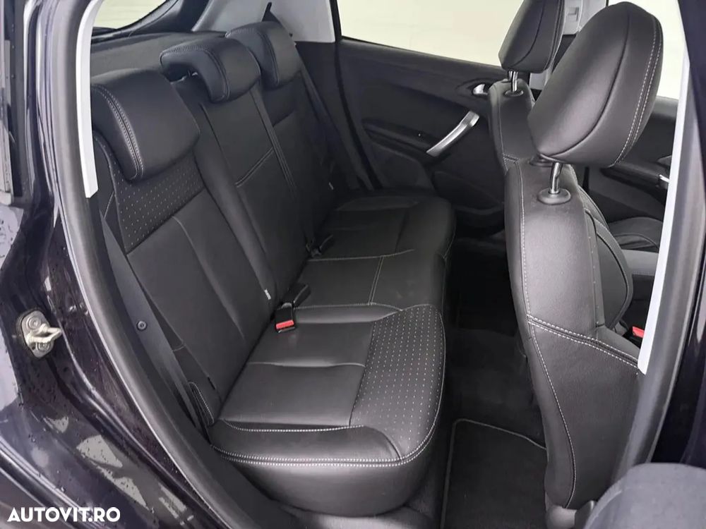 Peugeot 208 - 3