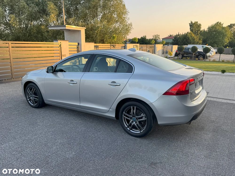Volvo S60 D3 Geartronic Summum - 13