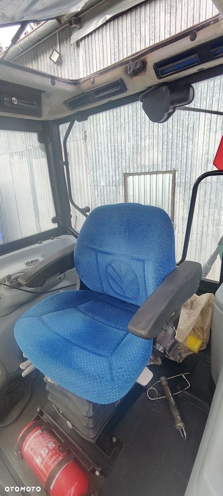 New Holland T5070 - 12