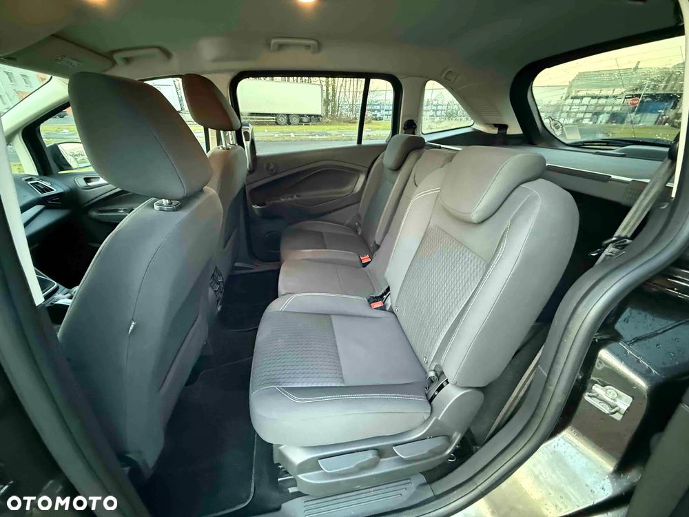 Ford Grand C-MAX - 13