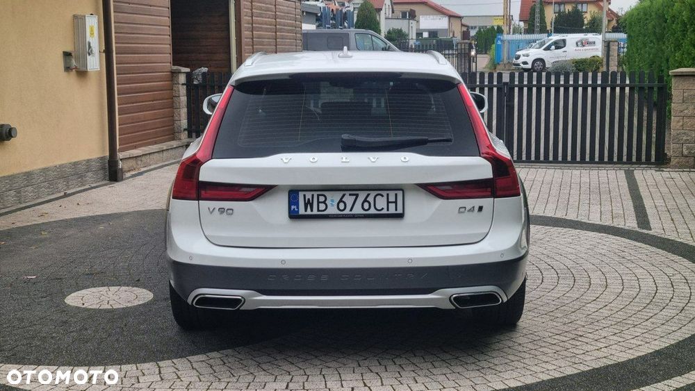 Volvo V90 Cross Country - 7