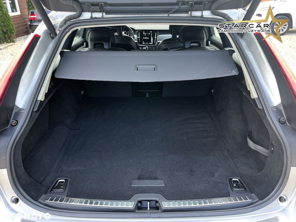 Volvo V90 Cross Country - 30