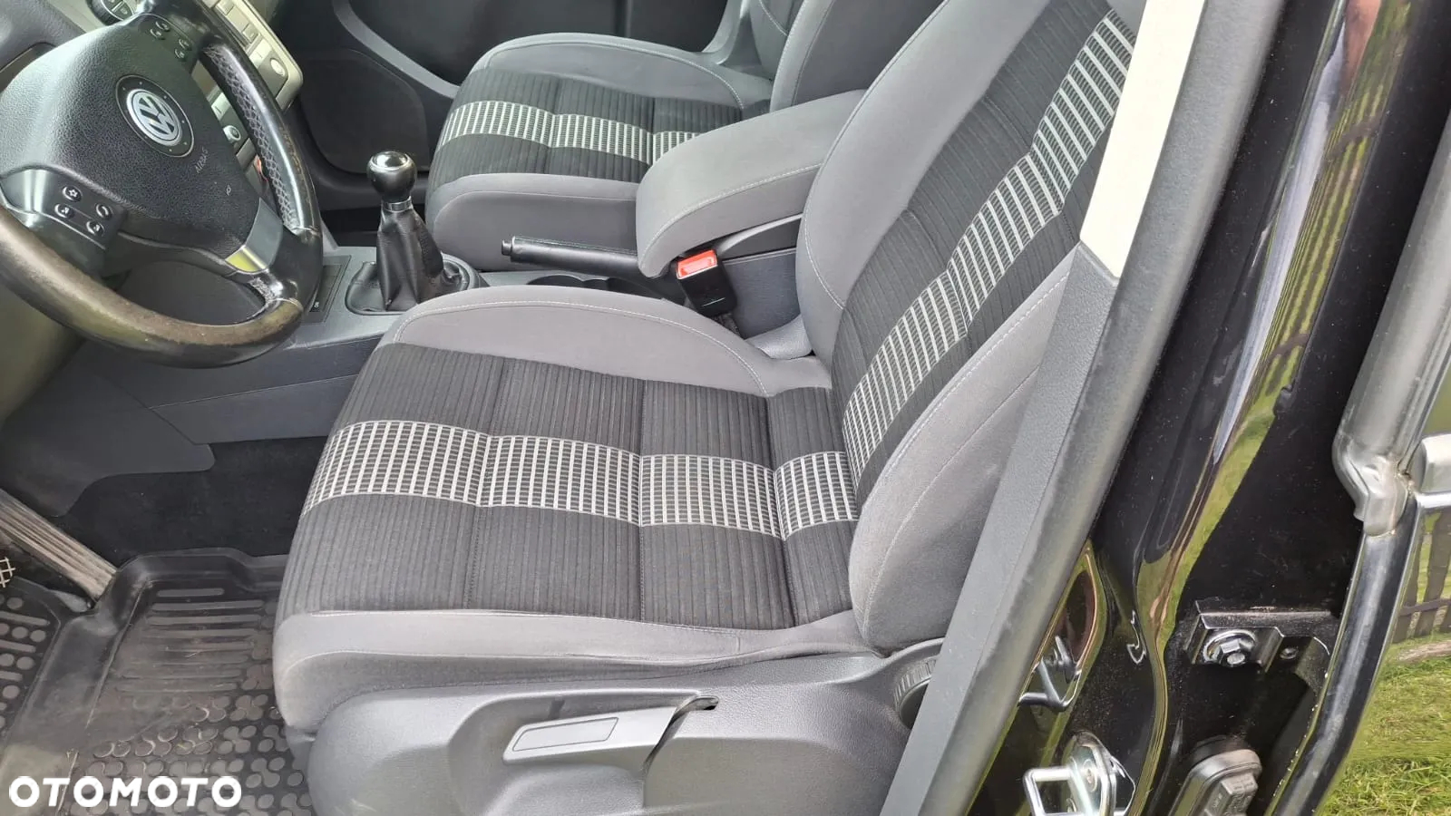 Volkswagen Touran 1.6 - 21