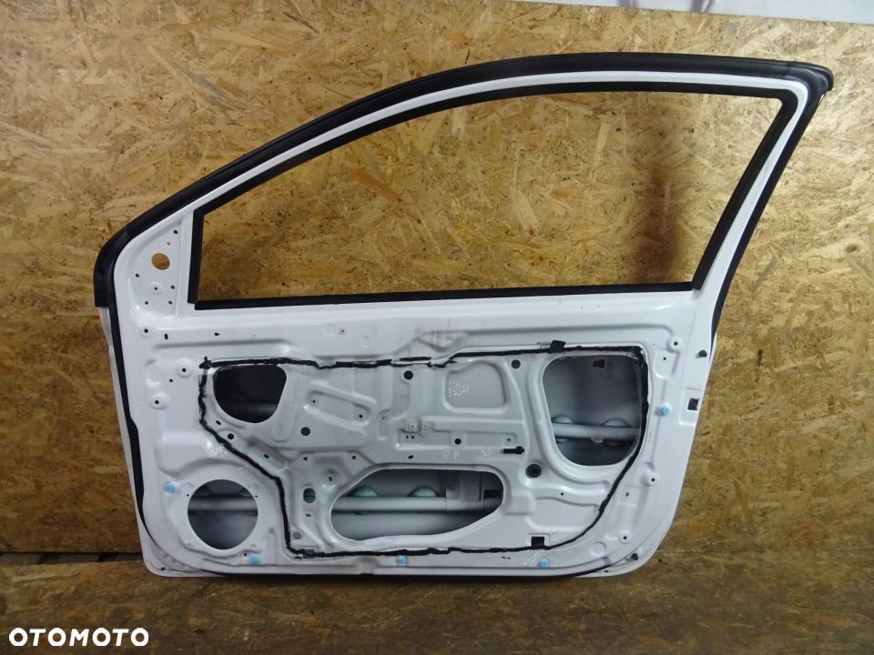 DRZWI PRAWY PRZÓD HYUNDAI I20 08-12 1.2 - 4