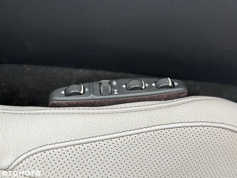 Mercedes-Benz Klasa E 500 BlueEFFICIENCY 7G-TRONIC Avantgarde - 21