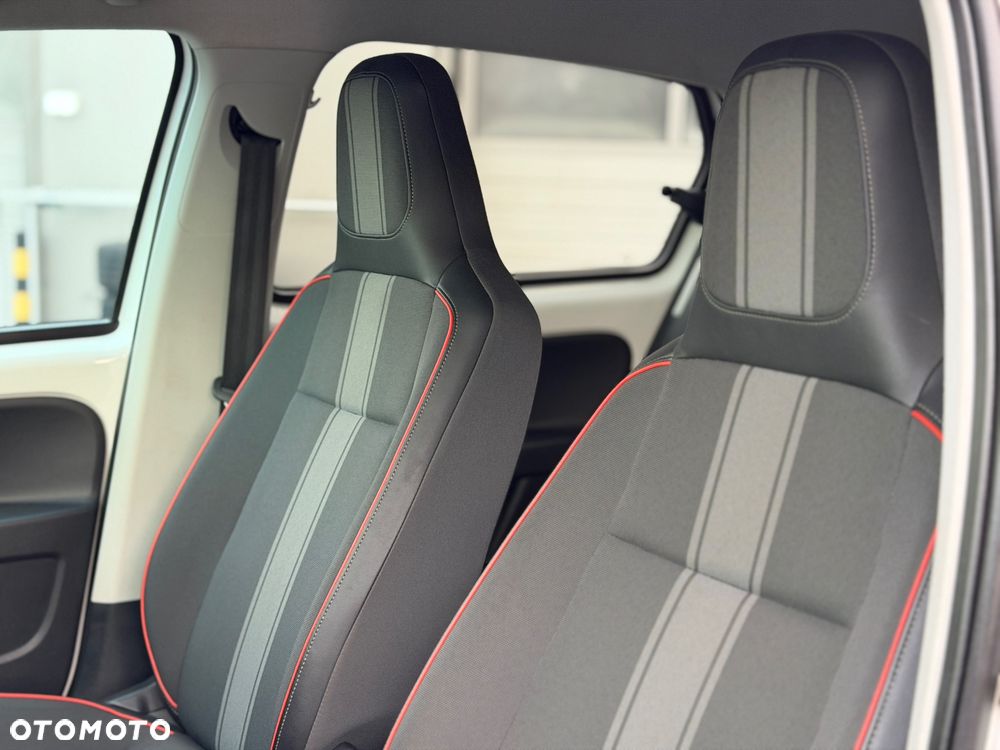 Volkswagen up! BlueMotion Technology street - 25