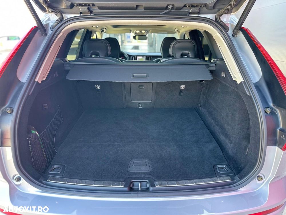 Volvo XC 60 T6 AWD Recharge Plus Bright - 23