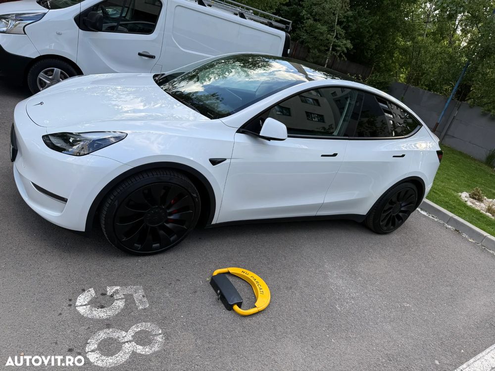Tesla Model Y - 5