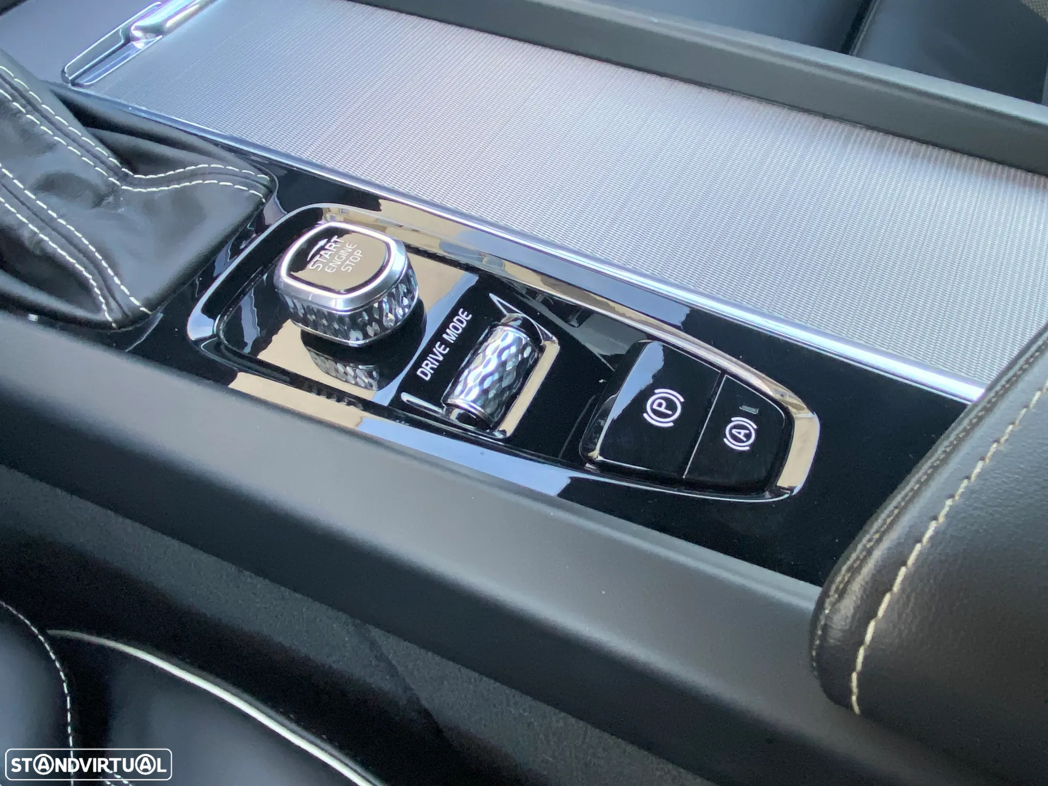 Volvo XC 60 2.0 D4 R-Design Geartronic - 39