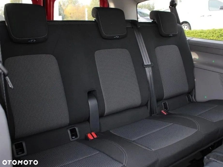 Volkswagen Caravelle - 10