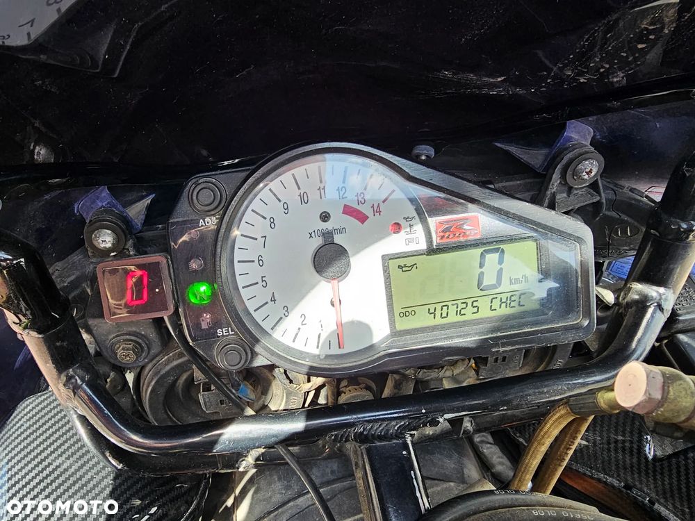 Suzuki GSX-R - 10