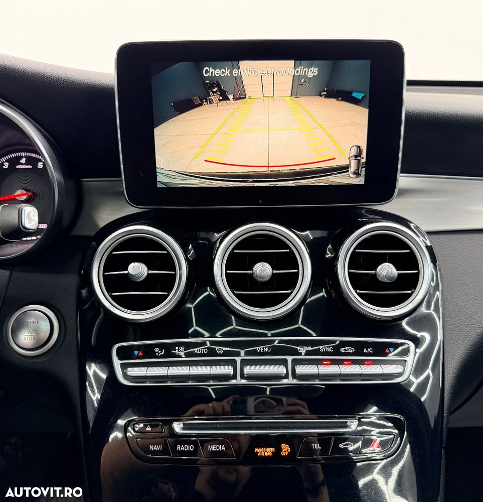 Mercedes-Benz GLC 250 4Matic 9G-TRONIC AMG Line - 32