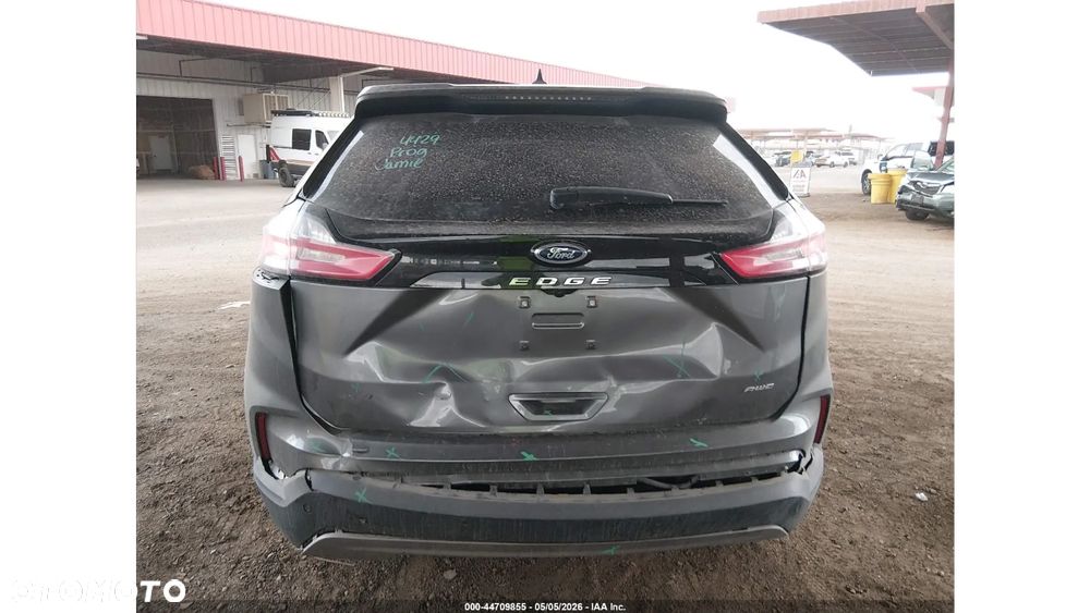Ford Edge - 10
