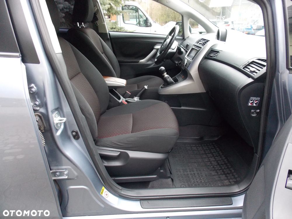 Toyota Verso 2.0 D-4D Sol plus - 19