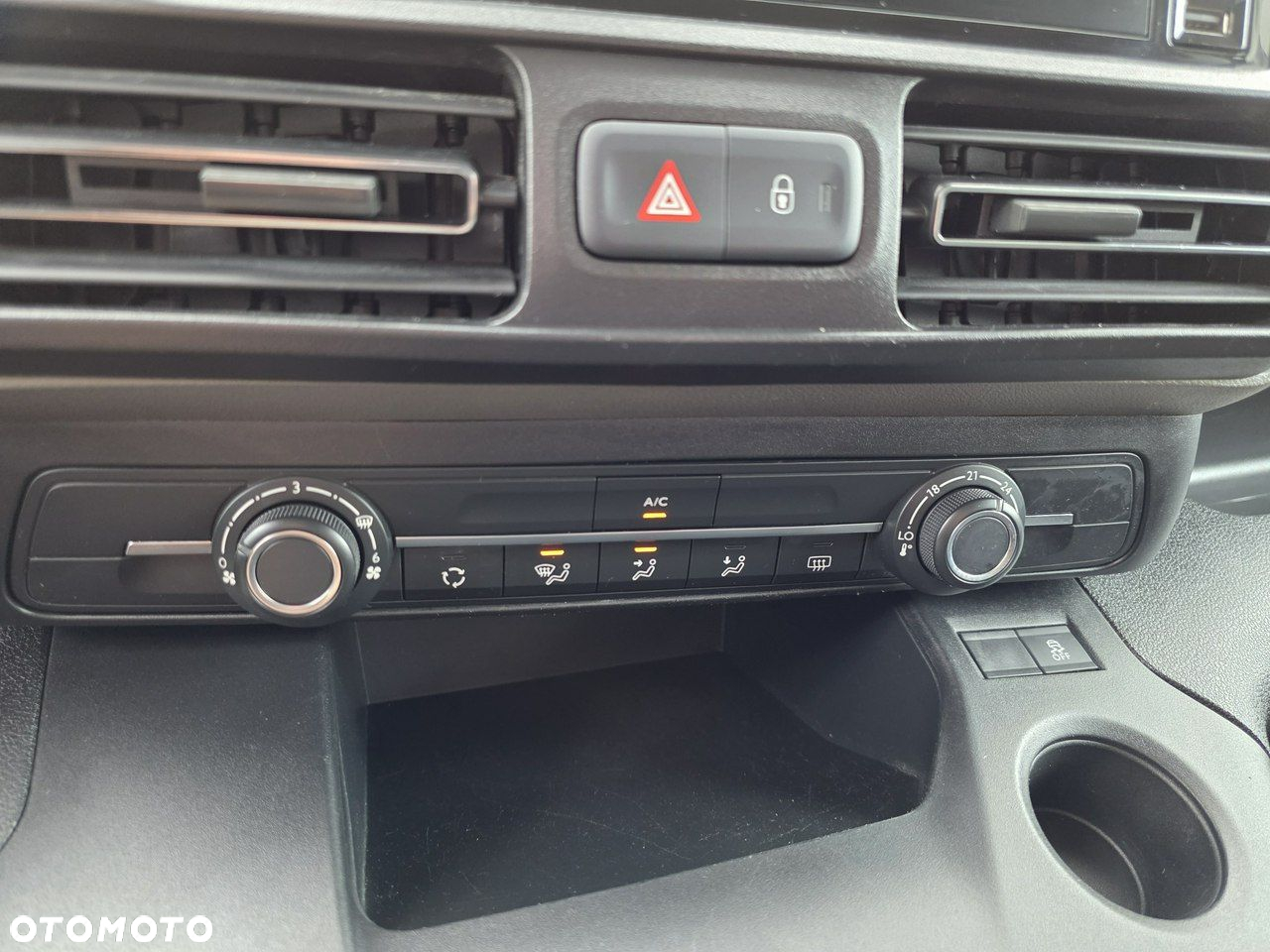 Peugeot Rifter Long 1.2 PureTech Active Pack S&S (7-os.) - 10