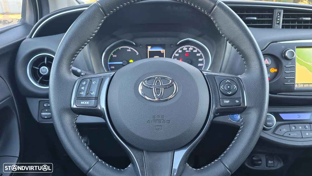 Toyota Yaris 1.5 HSD 20 Anos - 44