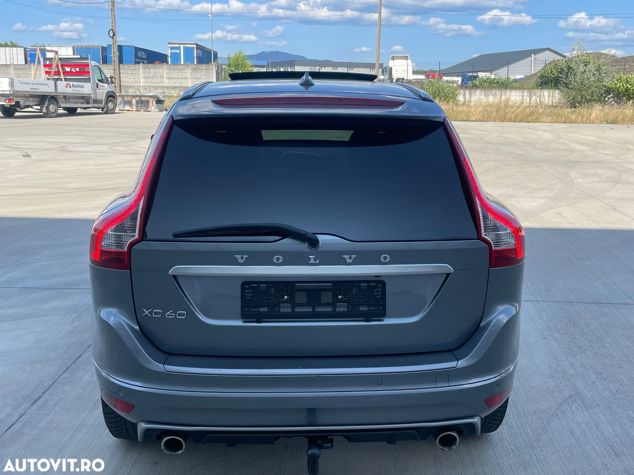 Volvo XC 60 D4 AWD R-Design - 32