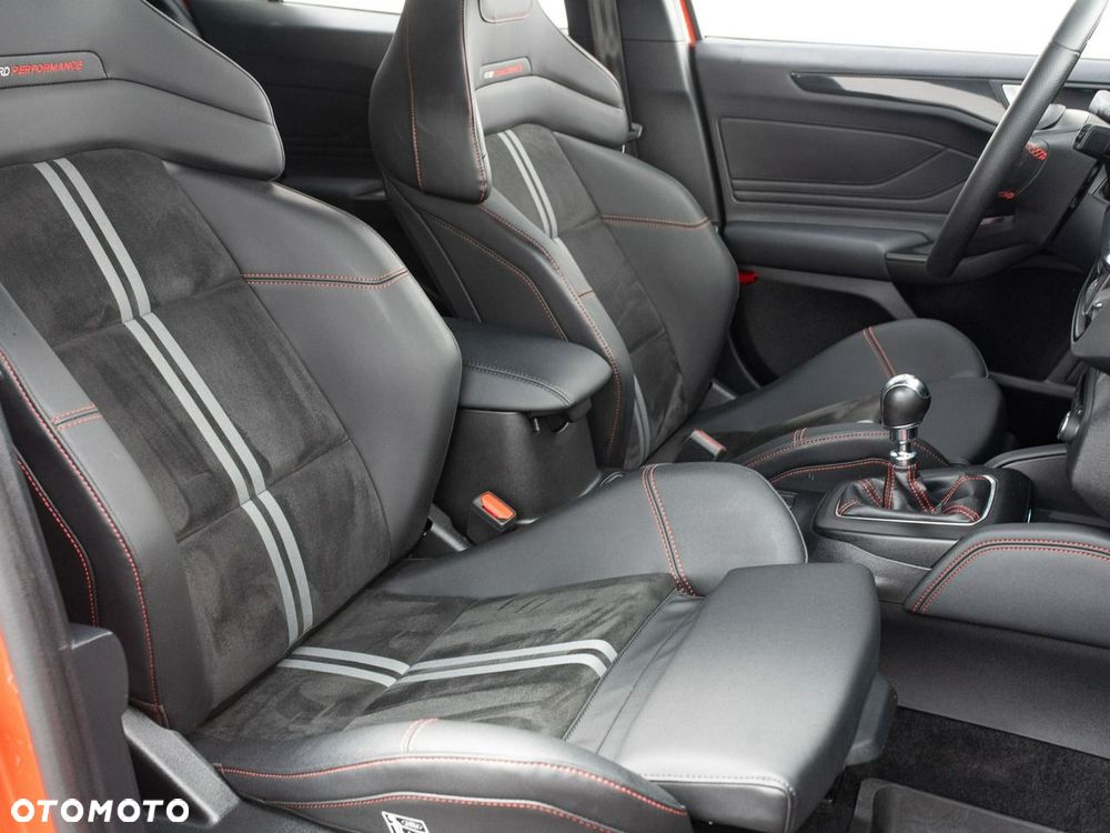 Ford Focus 2.3 EcoBoost ST X - 29