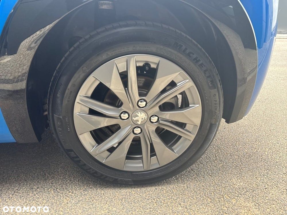 Peugeot 208 50kWh Allure - 11