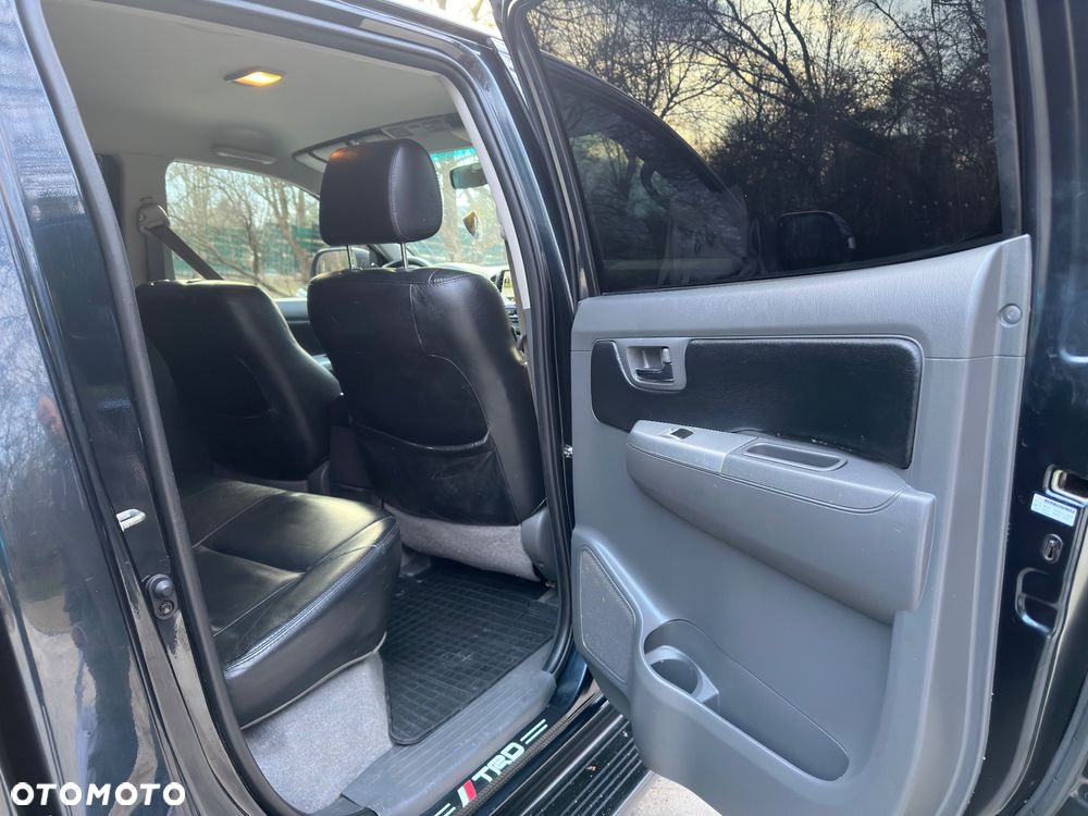 Toyota Hilux 3.0 D-4D SR5 - 8