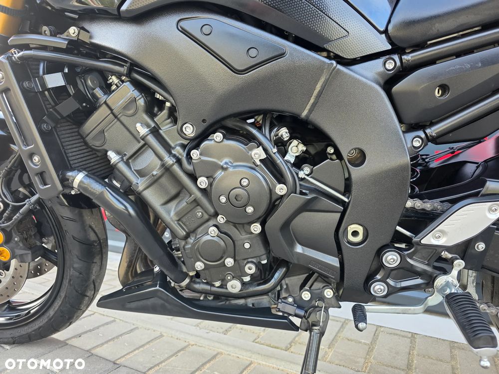 Yamaha FZ8 - 15