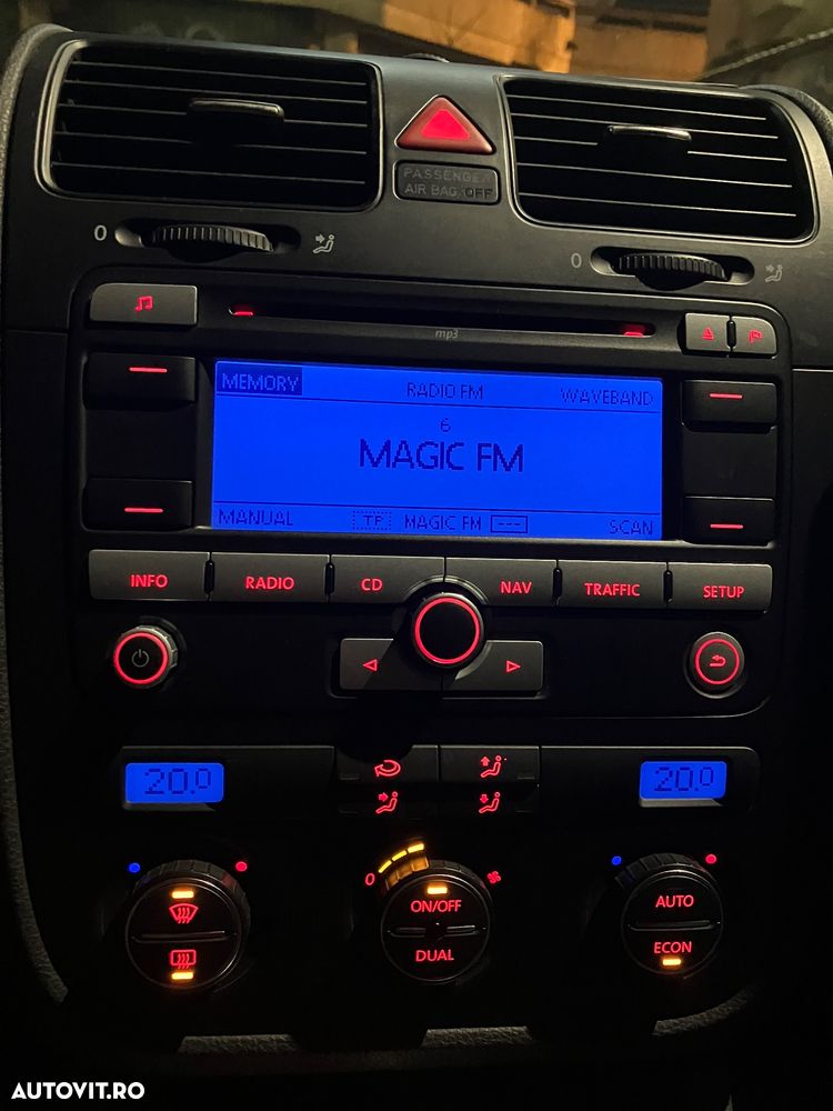 Volkswagen Jetta 1.9 TDI Comfortline DSG - 26