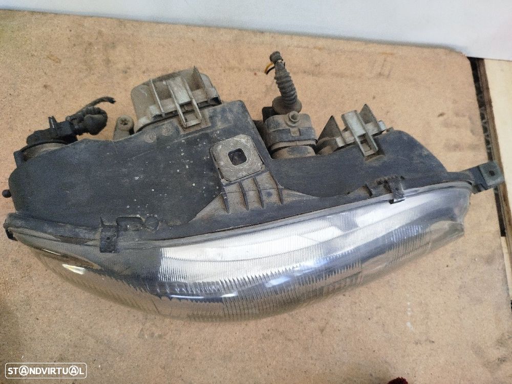 Farol/ Otica Dianteiro Dto Fiat Bravo Van (198) - 2