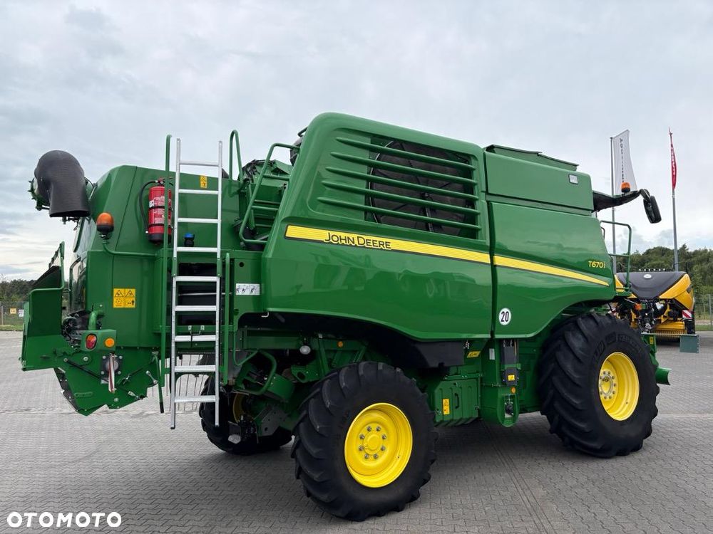 John Deere T670 - 2
