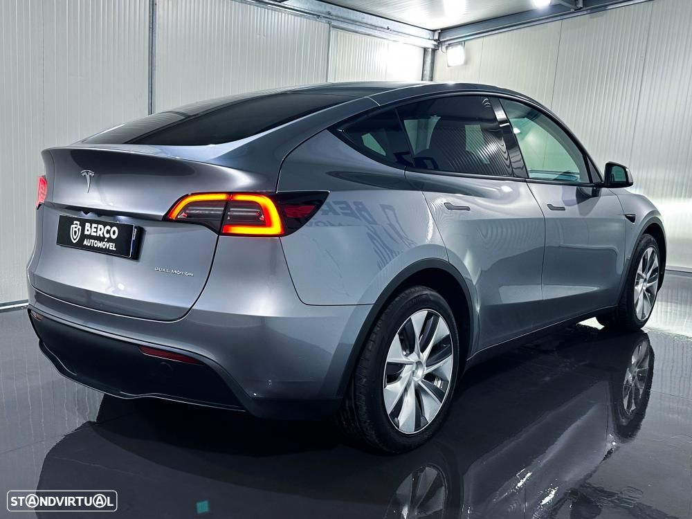 Tesla Model Y Long Range Dual Motor AWD - 5
